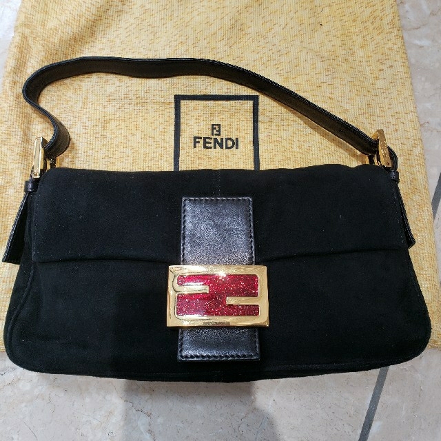 レディースFENDI　ショルダ-バック　バケット