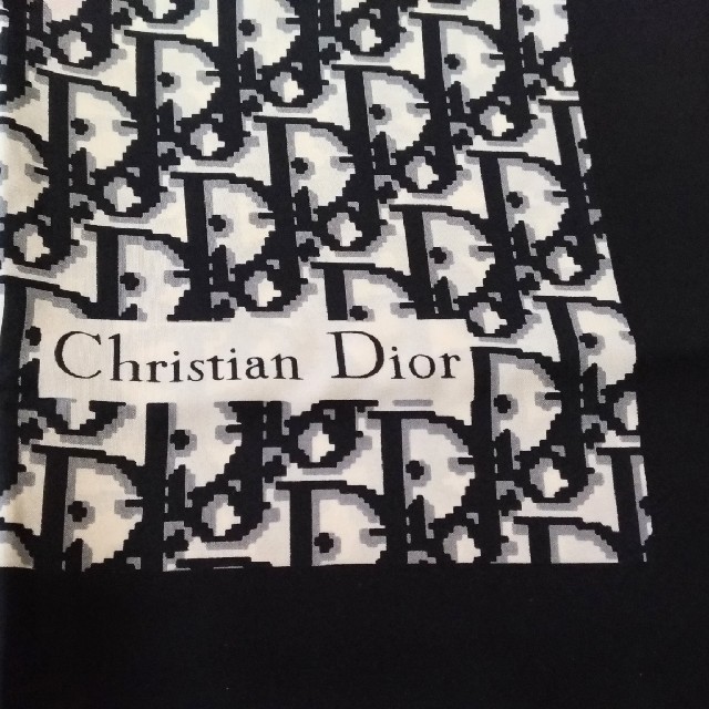 Christian Dior(クリスチャンディオール)の【専用】新品未使用✽Dior✽トロッター柄スカーフ レディースのファッション小物(バンダナ/スカーフ)の商品写真