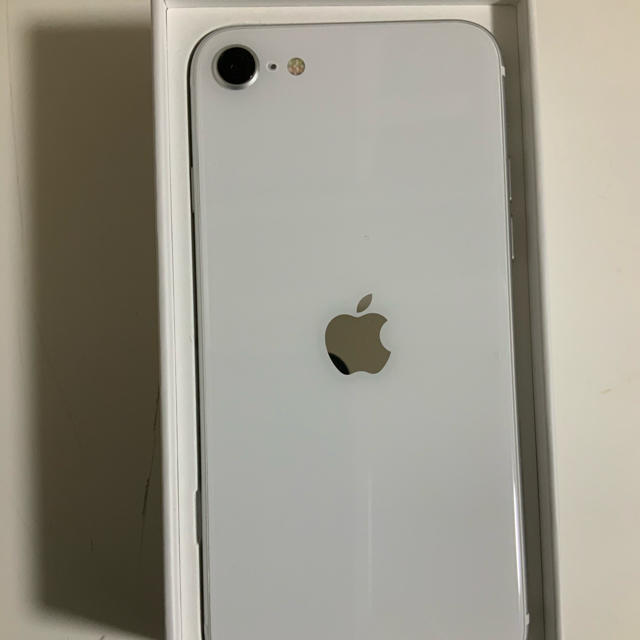新作人気モデル Apple - iPhone SE 2 ホワイト　64GB スマートフォン本体