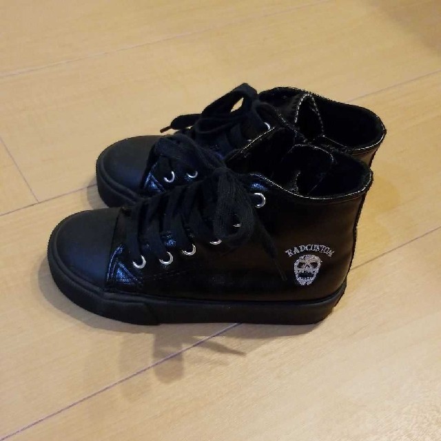 RAD CUSTOM(ラッドカスタム)のﾗｯﾄﾞｶｽﾀﾑ１７cmハイカットスニーカー キッズ/ベビー/マタニティのキッズ靴/シューズ(15cm~)(ブーツ)の商品写真