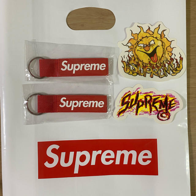 シュプリーム キーチェーン supreme keychain セット