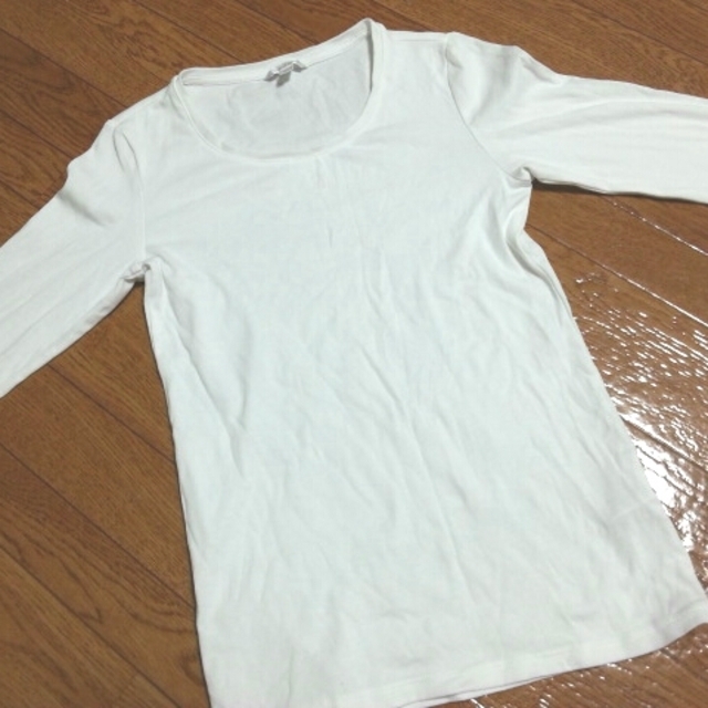 UNIQLO(ユニクロ)の新品同様UNIQLO無地長袖Tシャツ白S レディースのトップス(Tシャツ(長袖/七分))の商品写真