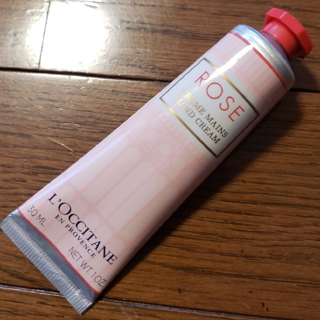 L'OCCITANE(ロクシタン)のL'OCCITANE　ロクシタン　ハンドクリーム　ローズ　ROSE バラ　薔薇 コスメ/美容のボディケア(ハンドクリーム)の商品写真