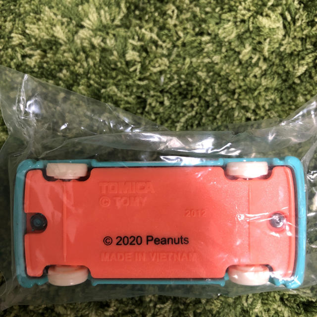 PEANUTS(ピーナッツ)のPEANUTS生誕70周年記念ドリームトミカバス（あお）スヌーピー エンタメ/ホビーのおもちゃ/ぬいぐるみ(ミニカー)の商品写真