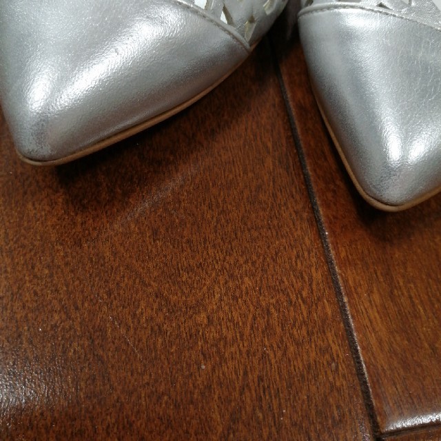 DIANA(ダイアナ)のダイアナシルバーフラットシューズ レディースの靴/シューズ(バレエシューズ)の商品写真