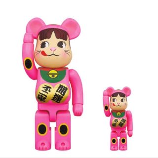 フジヤ(不二家)のBE@RBRICK 招き猫 ペコちゃん 蛍光ピンク 100％ ＆ 400％(その他)