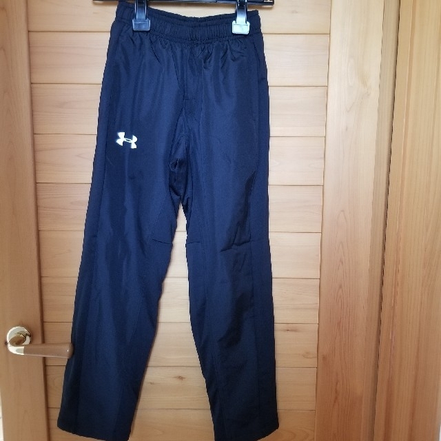 UNDER ARMOUR(アンダーアーマー)のジュニア　ロングパンツ　アンダーアーマー新品 キッズ/ベビー/マタニティのキッズ服男の子用(90cm~)(パンツ/スパッツ)の商品写真