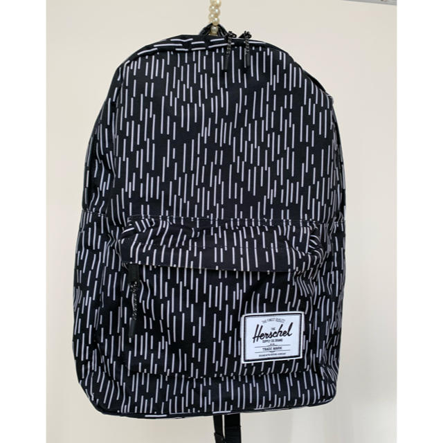 HERSCHEL(ハーシェル)のハーシェル　リュック　バックパック　黒×白　ブラック レディースのバッグ(リュック/バックパック)の商品写真