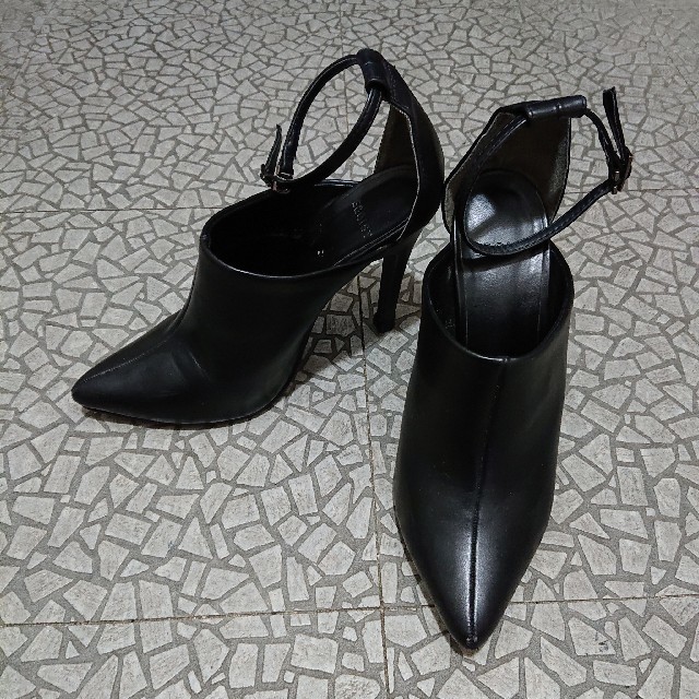 EGOIST(エゴイスト)のEGOIST パンプス サンダル ピンヒール 黒 ストラップ レディースの靴/シューズ(ハイヒール/パンプス)の商品写真