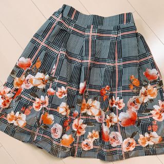 トッコ(tocco)のトッコクローゼット　花柄スカート(ひざ丈スカート)