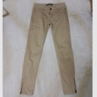 ザラ(ZARA)のスキニーパンツ(チノパン)