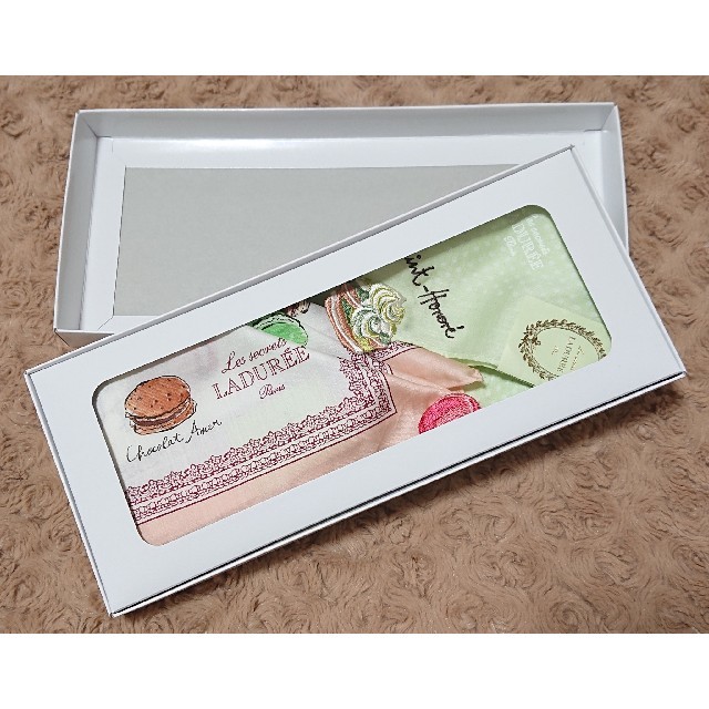 LADUREE(ラデュレ)の《未使用》LADURÉE ハンカチ ２枚セット レディースのファッション小物(ハンカチ)の商品写真