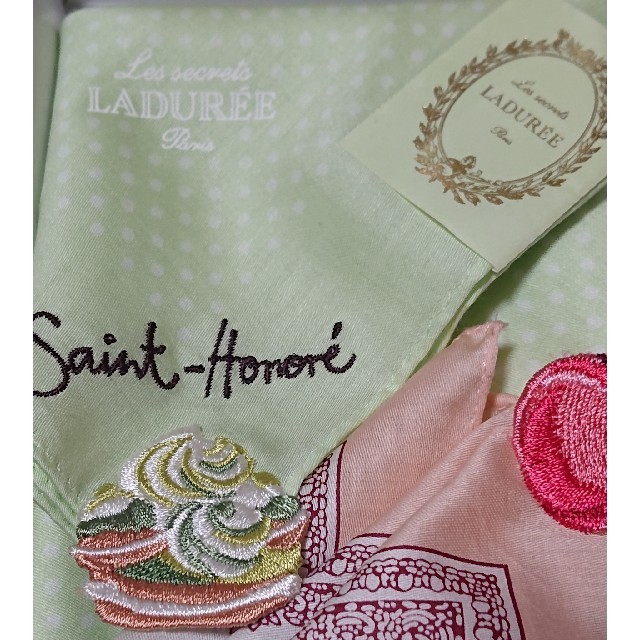LADUREE(ラデュレ)の《未使用》LADURÉE ハンカチ ２枚セット レディースのファッション小物(ハンカチ)の商品写真