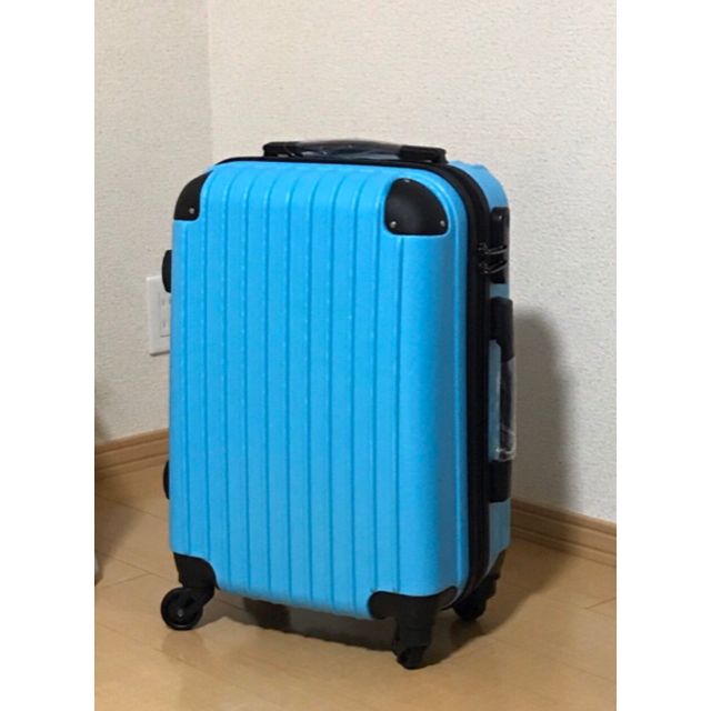 新品送料無料！超軽量 ♪ スーツケース Sサイズ　キャリーバッグ レディースのバッグ(スーツケース/キャリーバッグ)の商品写真
