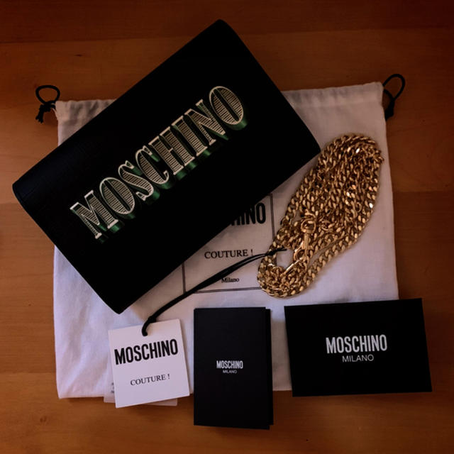 MOSCHINO(モスキーノ)の【未使用】MOSCHINO チェーンウォレット　長財布 レディースのファッション小物(財布)の商品写真