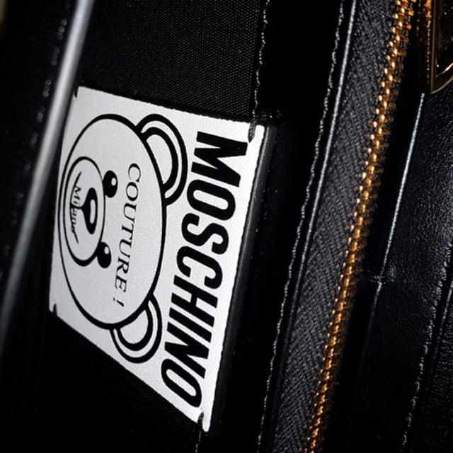MOSCHINO(モスキーノ)の【未使用】MOSCHINO チェーンウォレット　長財布 レディースのファッション小物(財布)の商品写真