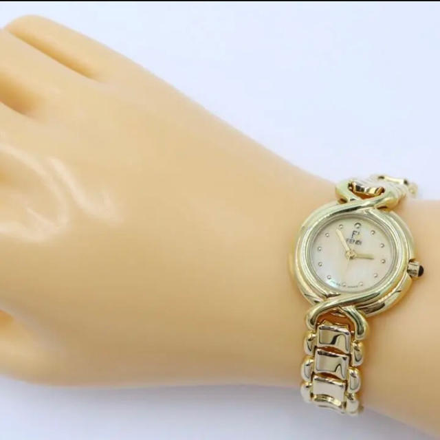 人気【稼動品】FENDI 700L ゴールド シェル レディース 腕時計 付属品