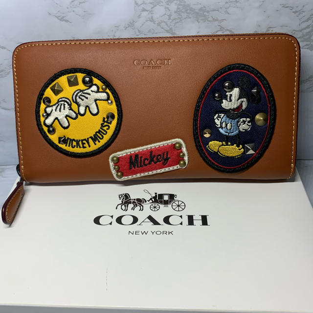 COACH(コーチ)の【フォロー割10%】 COACH×Disney ミッキー ブラウン レディースのファッション小物(財布)の商品写真