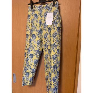 ユナイテッドアローズ(UNITED ARROWS)の【新品】UNITED ARROWS 花柄パンツ 34(カジュアルパンツ)