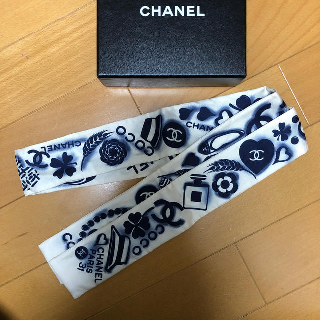 【新品未使用】CHANEL シャネル　ツイリー  ヘアバンド