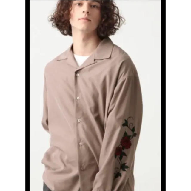 HARE(ハレ)のHARE ソデシシュウシャツ　袖刺繍 メンズのトップス(シャツ)の商品写真