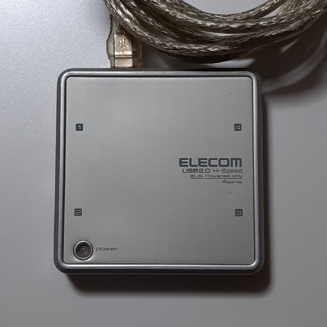 ELECOM(エレコム)の【※値下げ中！】ELECOM☆4ポートUSBハブ☆U2H-A4BSV☆シルバー スマホ/家電/カメラのPC/タブレット(PC周辺機器)の商品写真