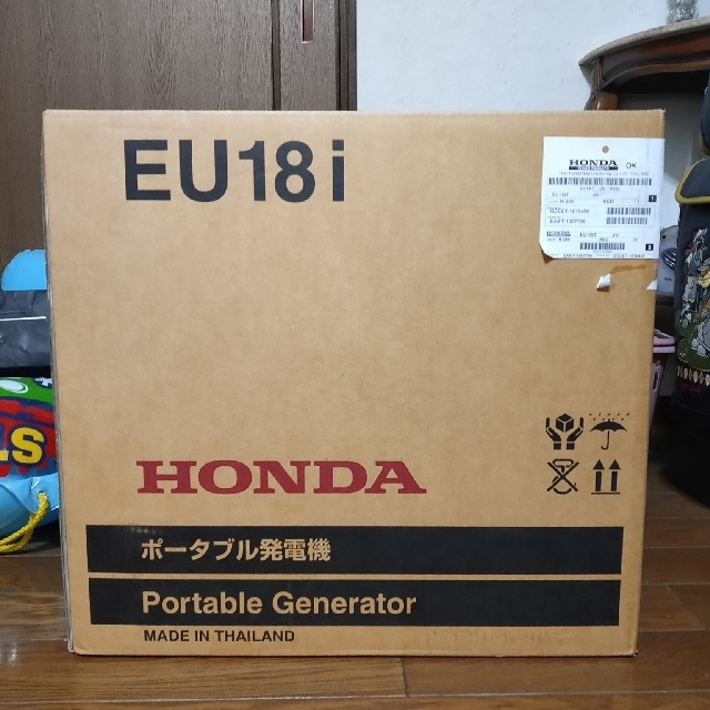 ホンダ(ホンダ)のホンダ　EU18i インバータ発電機　新品未開封　送料込 インテリア/住まい/日用品の日用品/生活雑貨/旅行(防災関連グッズ)の商品写真