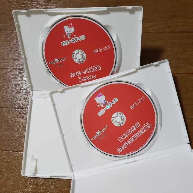 ハローキティ(ハローキティ)のnaaaa様専用☆ミ【2枚セット】キティちゃんアニメDVD エンタメ/ホビーのDVD/ブルーレイ(アニメ)の商品写真