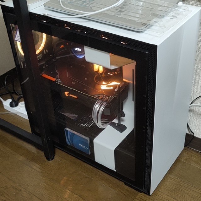 NZXT H710B-W1