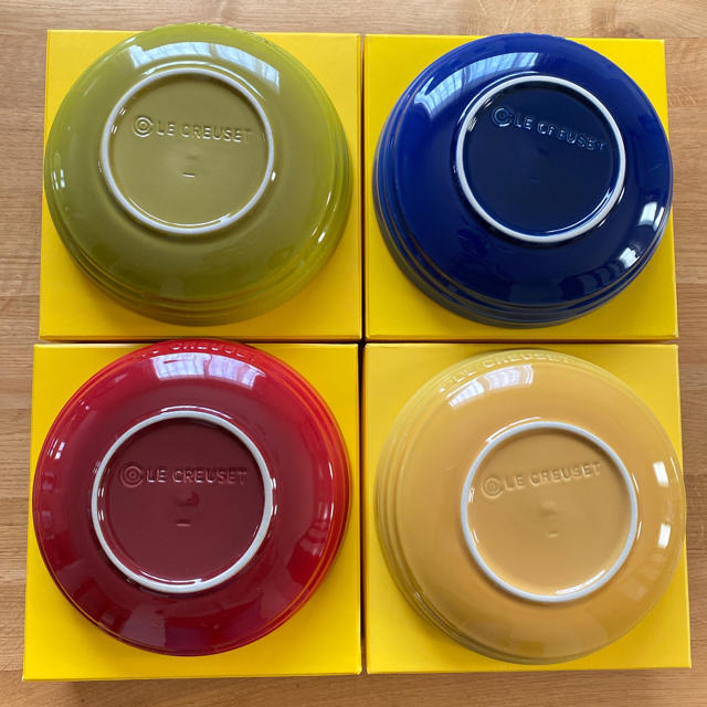 LE CREUSET(ルクルーゼ)のル・クルーゼ　ラウンドディッシュ　20cm インテリア/住まい/日用品のキッチン/食器(食器)の商品写真