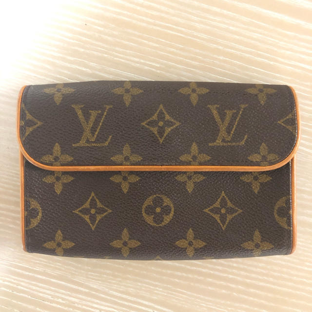 LOUIS VUITTON(ルイヴィトン)のルイヴィトン アクセサリーポーチ モノグラム　ポシェット レディースのファッション小物(ポーチ)の商品写真