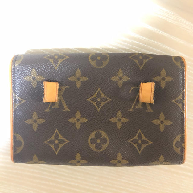 LOUIS VUITTON(ルイヴィトン)のルイヴィトン アクセサリーポーチ モノグラム　ポシェット レディースのファッション小物(ポーチ)の商品写真