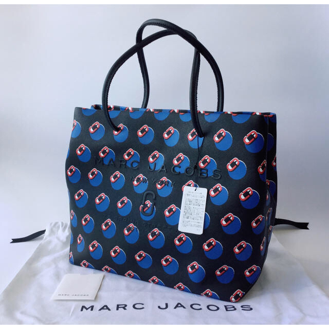 MARC JACOBS(マークジェイコブス)の新品★マークジェイコブス★A4可 ロゴ ショッパースクリーム ドットトートバッグ レディースのバッグ(トートバッグ)の商品写真