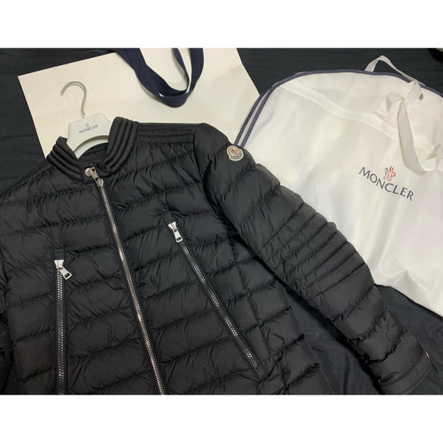 MONCLER(モンクレール)のムート様専用 メンズのジャケット/アウター(ダウンジャケット)の商品写真