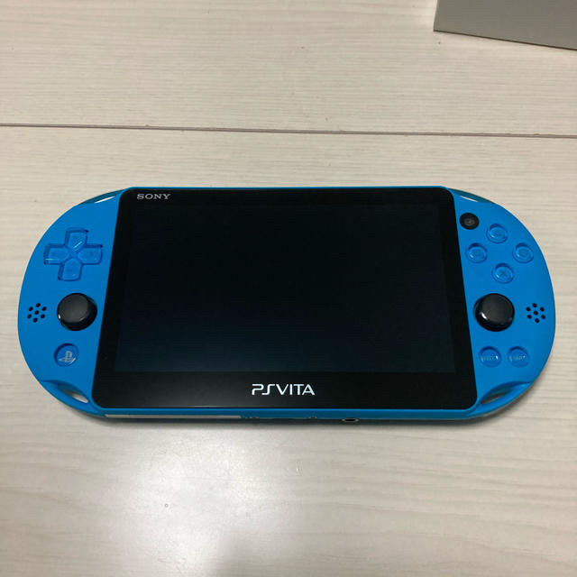 PlayStation Vita(プレイステーションヴィータ)のPlayStation®Vita 2000 WiFi アクア/ブルー エンタメ/ホビーのゲームソフト/ゲーム機本体(携帯用ゲーム機本体)の商品写真