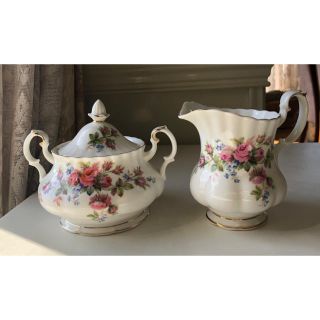 ロイヤルアルバート(ROYAL ALBERT)のローヤルアルバート、シュガーポット&クリーマー(食器)