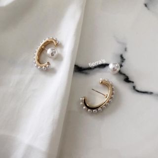 ザラ(ZARA)のimport❁︎パール ライン ピアス gold(ピアス)