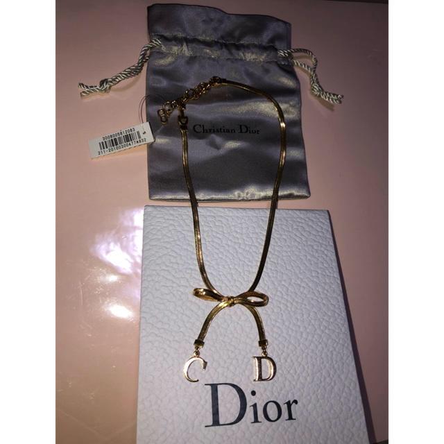 Christian Dior(クリスチャンディオール)の【新品】Christian Dior  ゴールド　リボン　チョーカーネックレス  レディースのアクセサリー(ネックレス)の商品写真