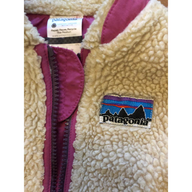 patagonia(パタゴニア)のパタゴニア ベビーレトロXボアベスト ピンク 18M  キッズ/ベビー/マタニティのキッズ服女の子用(90cm~)(ジャケット/上着)の商品写真