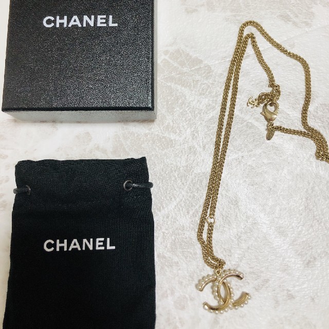 ネックレスCHANEL☆シャネル パールロゴ ネックレス