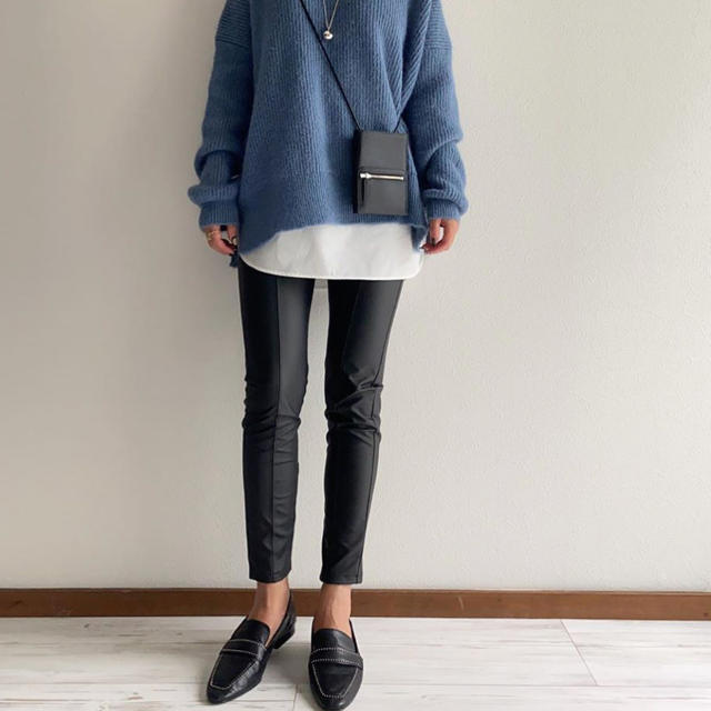 ZARA(ザラ)のZARA♡フェイクレザーレギンスパンツ レディースのレッグウェア(レギンス/スパッツ)の商品写真