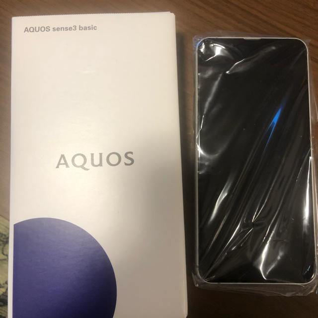AQUOS(アクオス)の(スマートフォン)AQUOS sense3 basic スマホ/家電/カメラのスマートフォン/携帯電話(スマートフォン本体)の商品写真