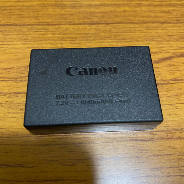 Canon(キヤノン)のcanon  純正バッテリー　LP-E17 スマホ/家電/カメラのスマートフォン/携帯電話(バッテリー/充電器)の商品写真