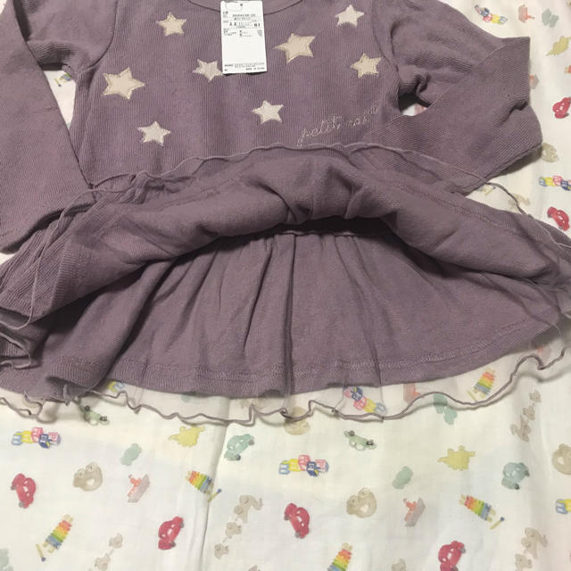 petit main(プティマイン)のご専用 新品 petit main 星アップリケチュニック 110 キッズ/ベビー/マタニティのキッズ服女の子用(90cm~)(Tシャツ/カットソー)の商品写真