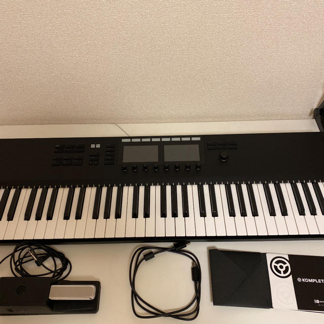 KOMPLETE KONTROL S61 MK