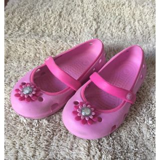 クロックス(crocs)のクロックス ピンクお花ラインストーン (サンダル)