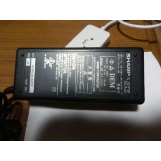 シャープ(SHARP)の①    SHARP  AC ADAPTER  EA-RJ2V(PC周辺機器)