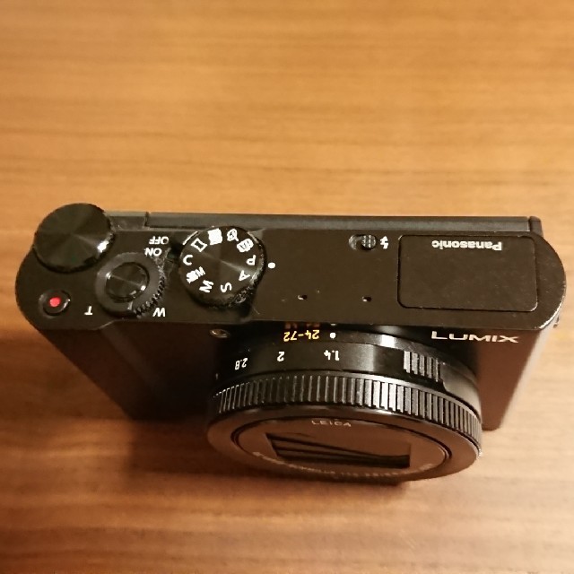 Lumix LX9