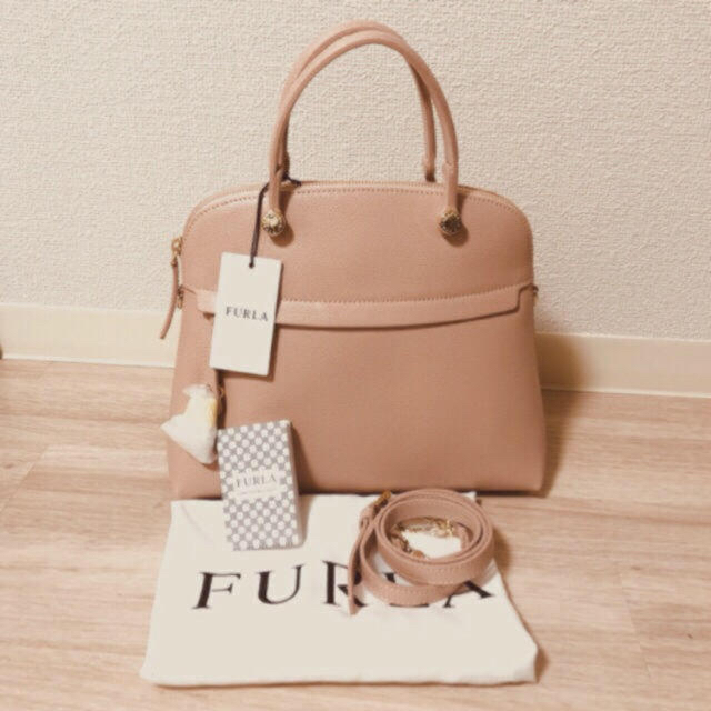 Furla(フルラ)のフルラ　パイパー　M   レディースのバッグ(ハンドバッグ)の商品写真