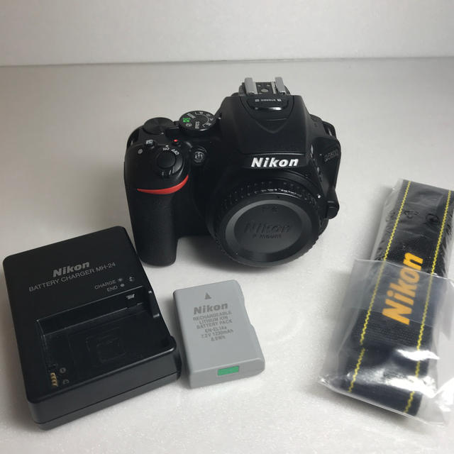 Nikon D5600 ボディ